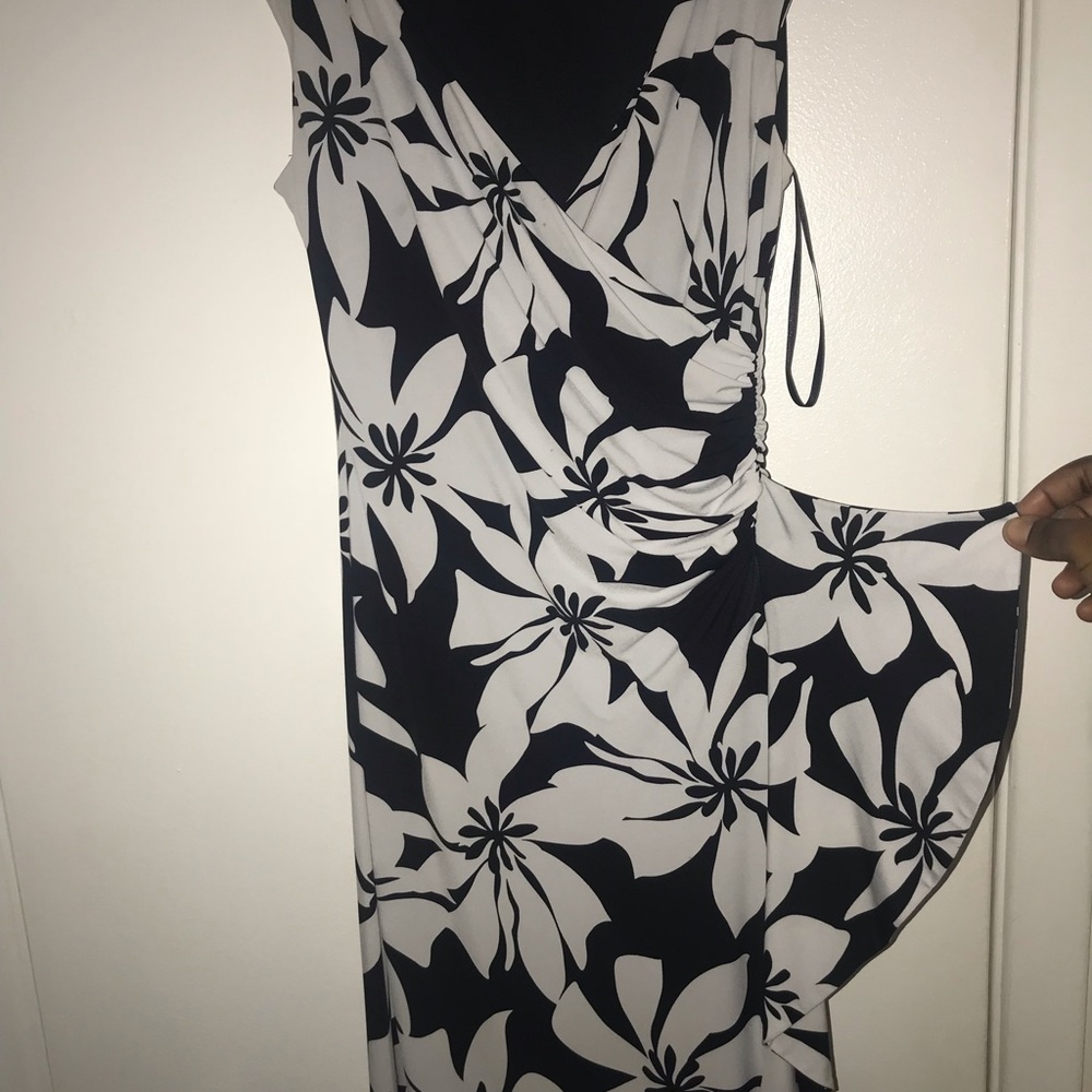 White House black market size 6 dress